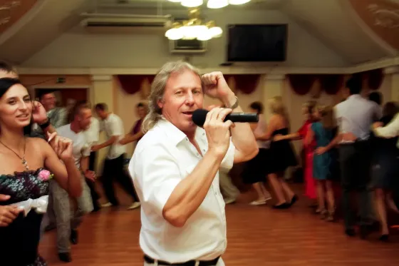 Ведущий, музыка на свадьбу, юбилей, корпоратив в Луганске Луганск