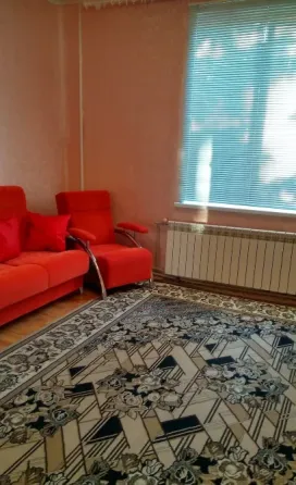 3-к. квартира, 70м², 2/2 эт. Шахтёрск