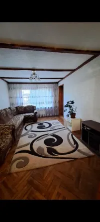 3-к. квартира, 75м², 2/9 эт. Луганск