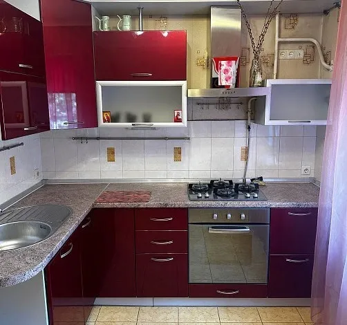 3-к. квартира, 74м², 1/9 эт. Донецк