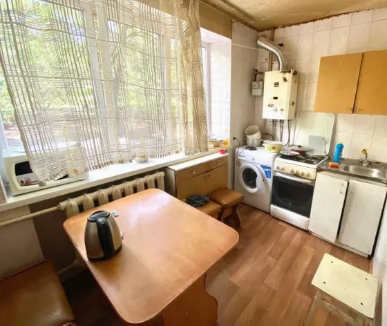 2-к. квартира, 45м², 1/5 эт. Донецк