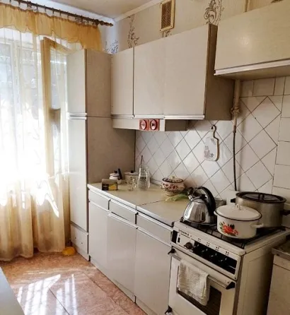 2-к. квартира, 48м², 1/9 эт. Донецк