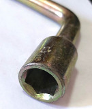 Ключ баллонный Г-образный 17 мм, изогнутый, с монтажной лопаткой, оцинкованный, СССР. Макеевка ДНР