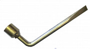 Ключ баллонный 17 мм, изогнутый, Г-образный, с монтажной лопаткой, оцинкованный, СССР. Амвросиевка